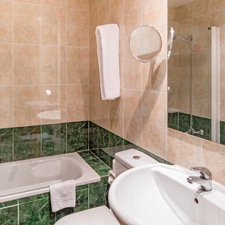 Casual Colours Barcelona by Casual Hoteles - Twin Room - 6