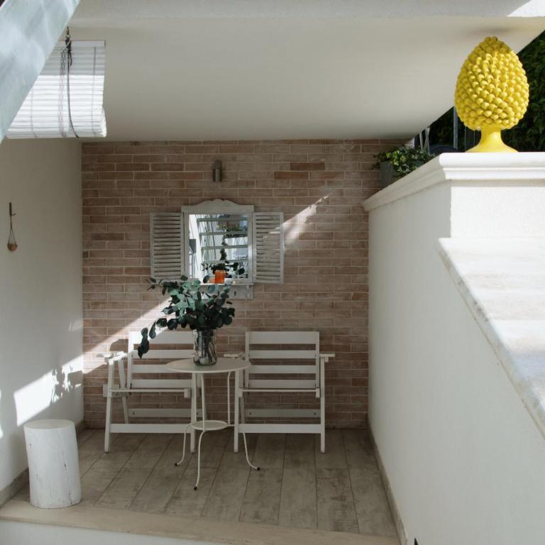Villa Volli Three Rooms - Camera King con Patio - 12