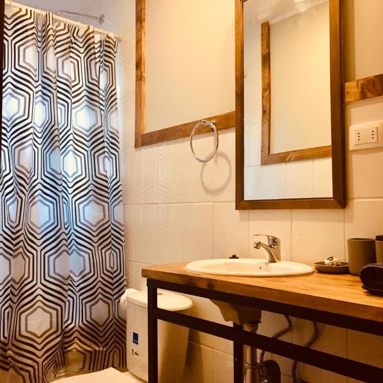Hostal Esquina Patagónica - Habitación Doble con baño privado - 5