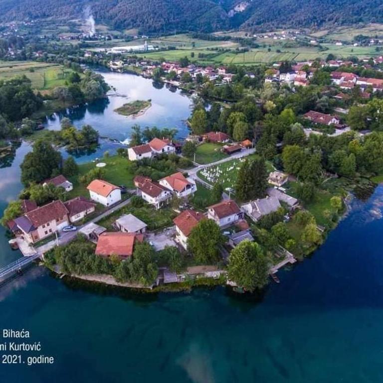 Apartman View Una - Three-Bedroom House - 43