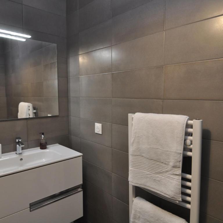 Fantastic Two-bedroom Apartment with garden near the beach - Appartement 2 Chambres - 11