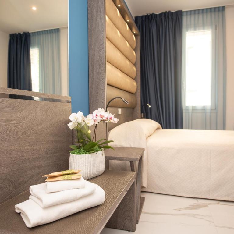 Hotel Marconi Express - Double Room with Private Bathroom - 1