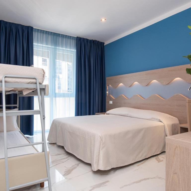 Hotel Marconi Express - Quadruple Room with Private Bathroom - 9