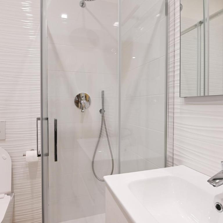ADRIA Luxury Residence - Centro Trieste - Camera Matrimoniale Piccola - 6