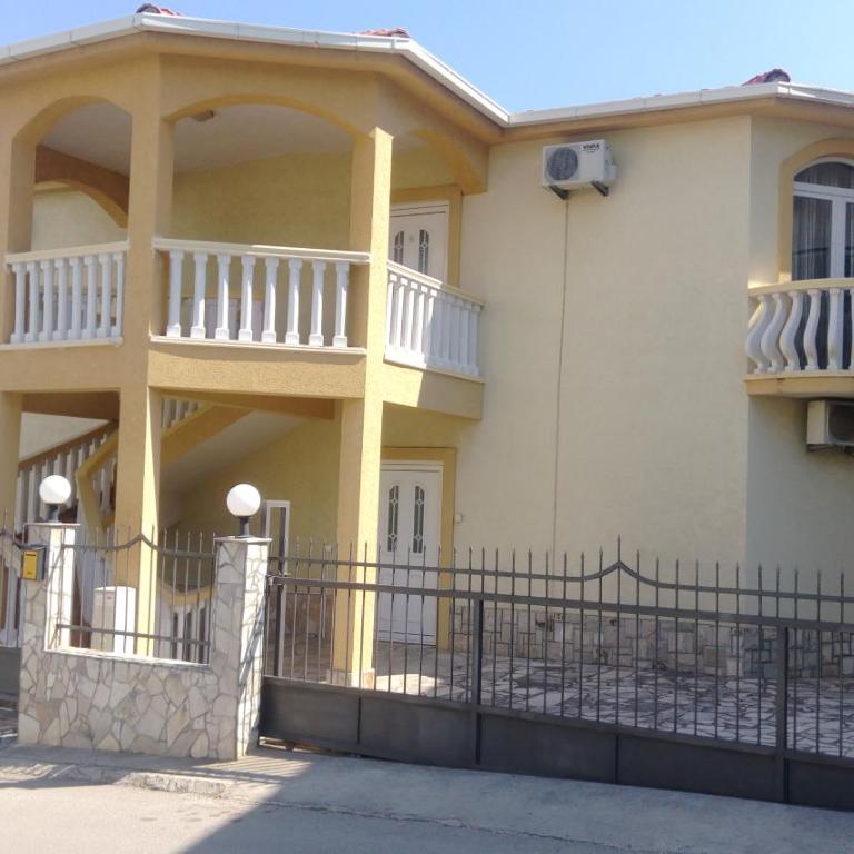 Apartment Barski - Three-Bedroom Apartment - 1