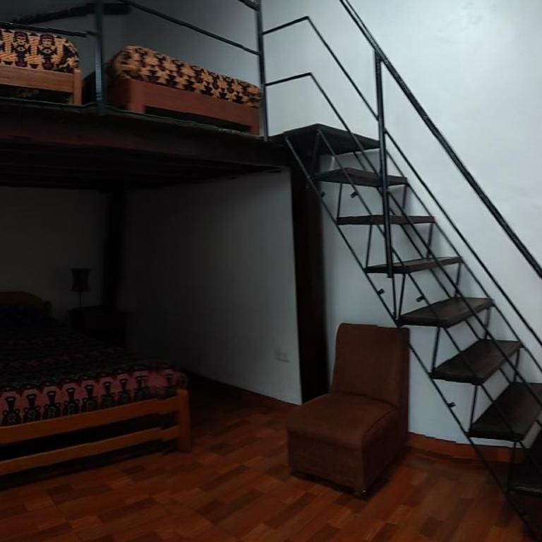 Chelitos Backpacker - Family Room with Shared Bathroom - 2