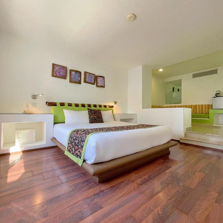 Seven Crown Express & Suites by Kavia - Suite con cama extragrande - 4