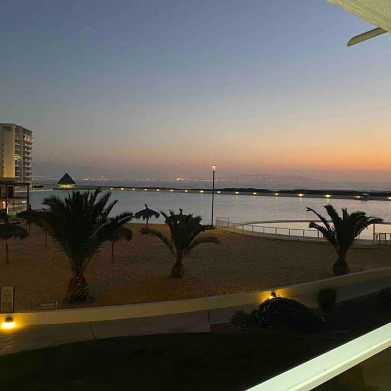 Hermoso apartamento de 2 dormitorios y 2 baños en Laguna del Mar La Serena - Apartamento de 2 dormitorios - 64
