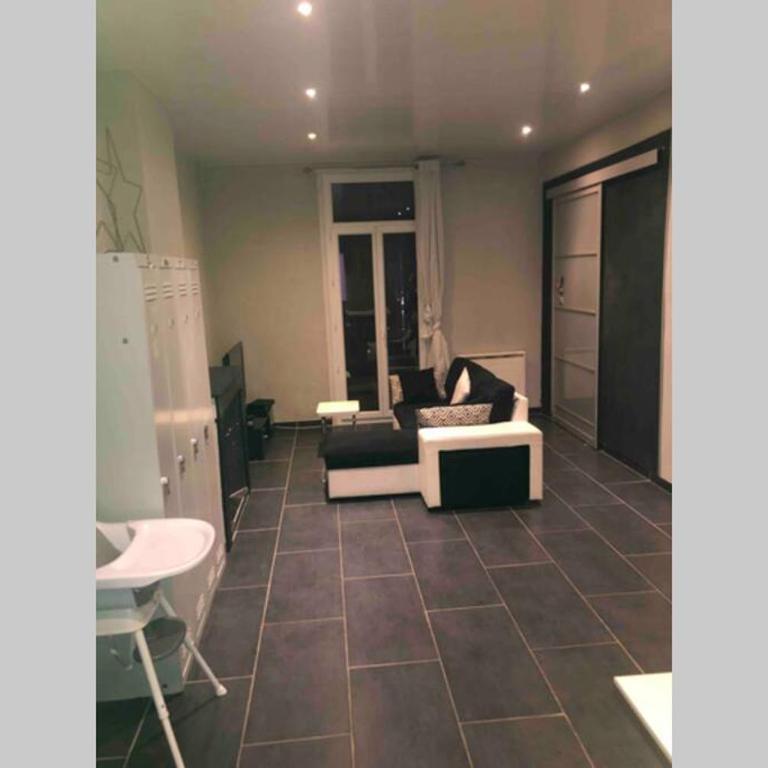 T4 spacieux dans quartier le plus animé de Perpignan idéal pour visa pour l’image - Apartment - 19