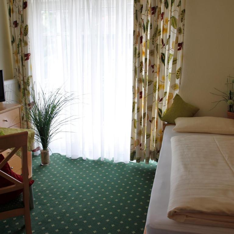 Apart-Hotel Pension Roßmayer - Standard Einzelzimmer mit Balkon - 2