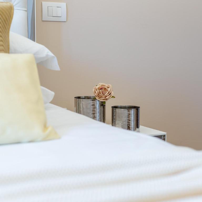 Club 57 Imperial Rooms - Double Room with Private Bathroom and Sea View - 26
