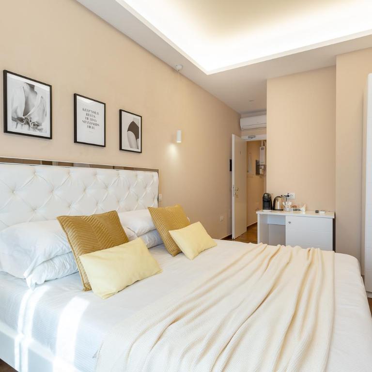Club 57 Imperial Rooms - Double Room with Private Bathroom and Sea View - 12