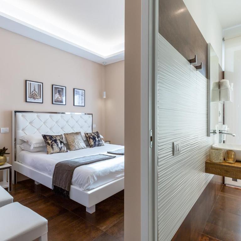 Club 57 Imperial Rooms - Deluxe Double Room with Balcony and Sea View - 4