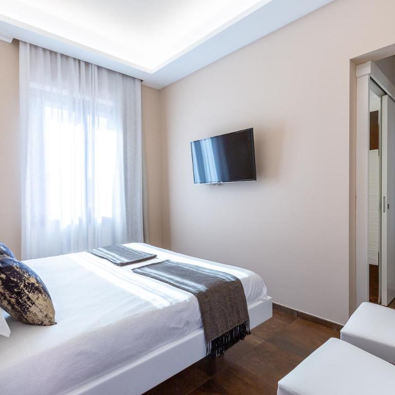 Club 57 Imperial Rooms - Deluxe Double Room with Balcony and Sea View - 29