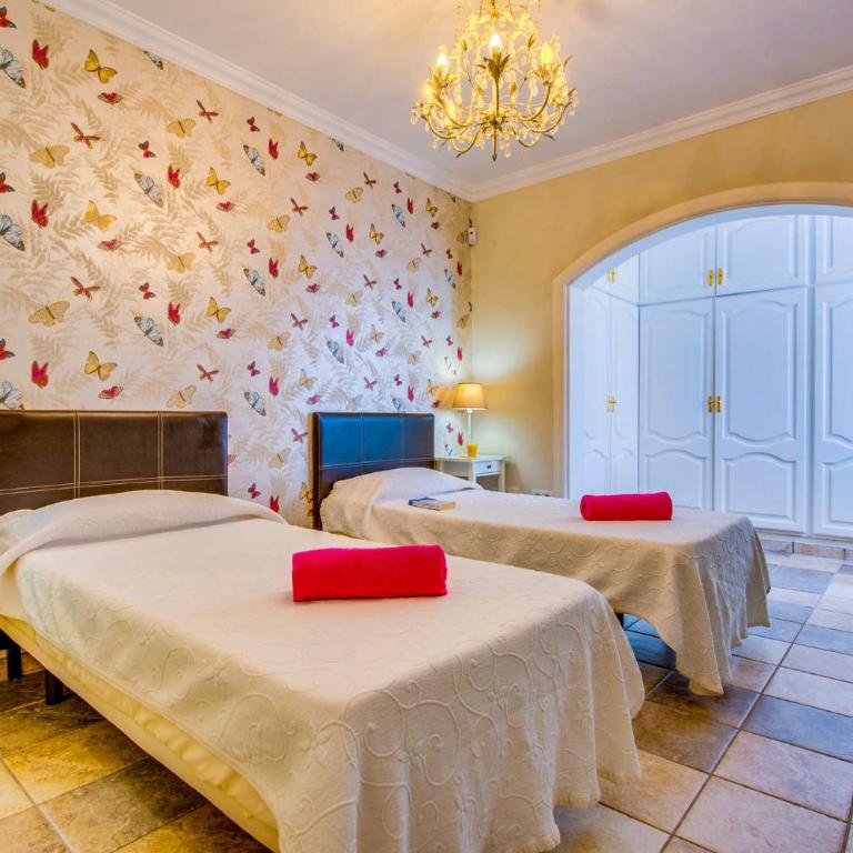 MARIA DEL RISCO by Buenavilla - Three-Bedroom Villa - 19