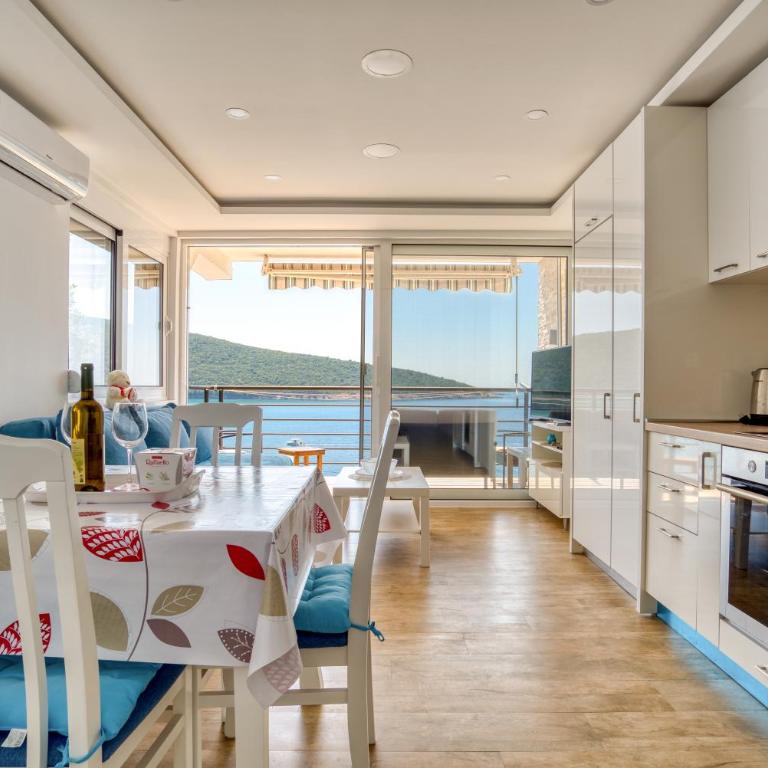 Dolcinium Kruce - Apartman sa 1 Spavaćom Sobom, Pogledom na More i Balkonom - 12
