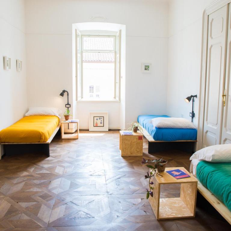 ControVento - Posto Letto in Dormitorio Femminile - 2