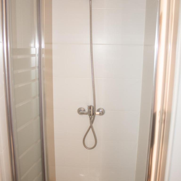 Malagueña Salerosa "Apartamento - estudio con terraza" En casa típica de 1 a 4 dormitorios - Apartamento Estudio con terraza o patio privados - 77