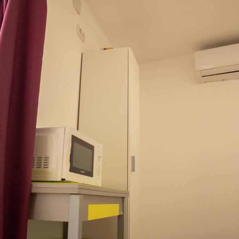 Malagueña Salerosa "Apartamento - estudio con terraza" En casa típica de 1 a 4 dormitorios - Apartamento Estudio con terraza o patio privados - 90