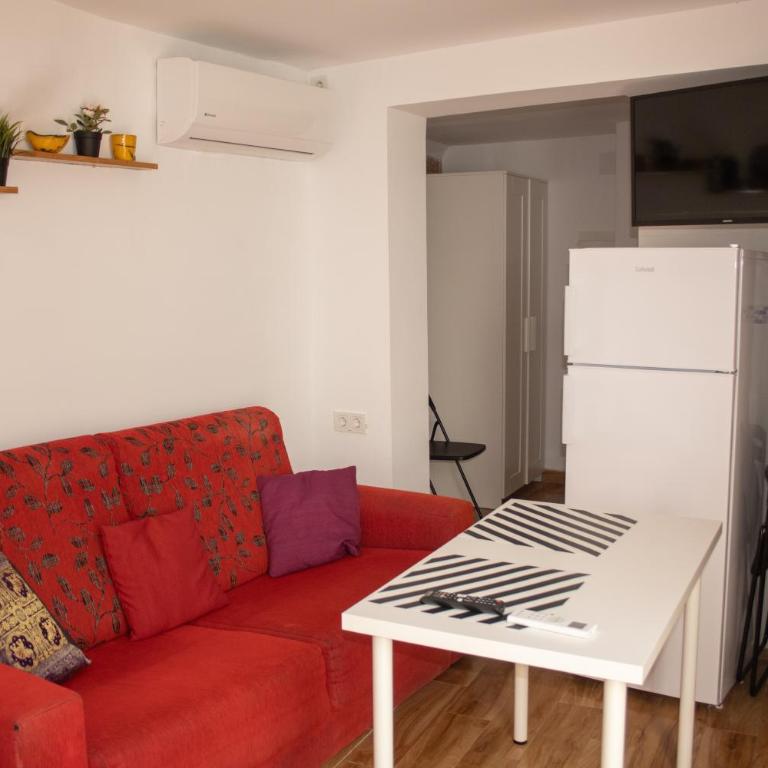 Malagueña Salerosa "Apartamento - estudio con terraza" En casa típica de 1 a 4 dormitorios - Apartamento Estudio con terraza o patio privados - 89