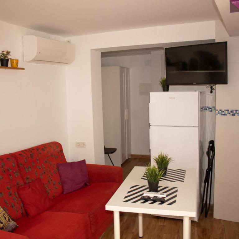 Malagueña Salerosa "Apartamento - estudio con terraza" En casa típica de 1 a 4 dormitorios - Apartamento Estudio con terraza o patio privados - 92