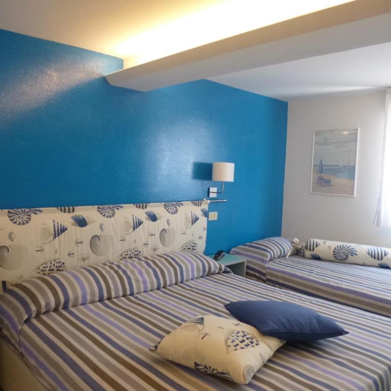 Hotel Mon Pays - Standard Triple Room - 2