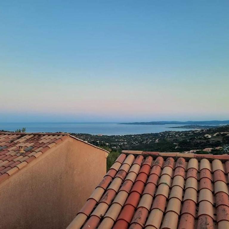 Très bel appartement T3 avec splendide vue mer - Appartement 2 Chambres - 32