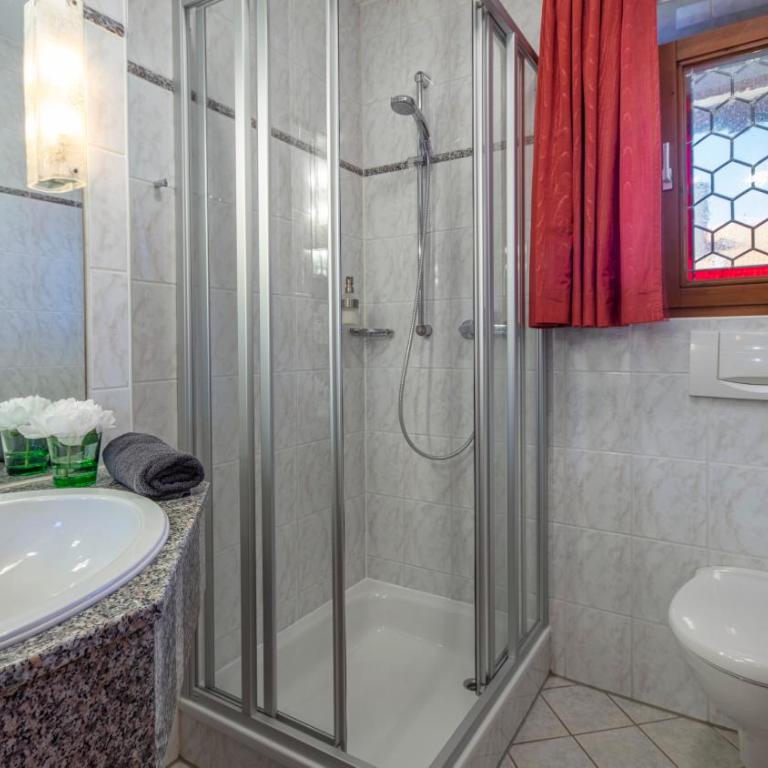 Aparthotel Chiemgaufuchs - CHIEMGAUKARTE - Großes Doppelzimmer - 11