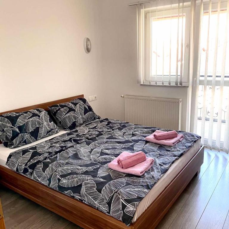 BIG Apartment 3 Bedrooms - Three-Bedroom Apartment - 2