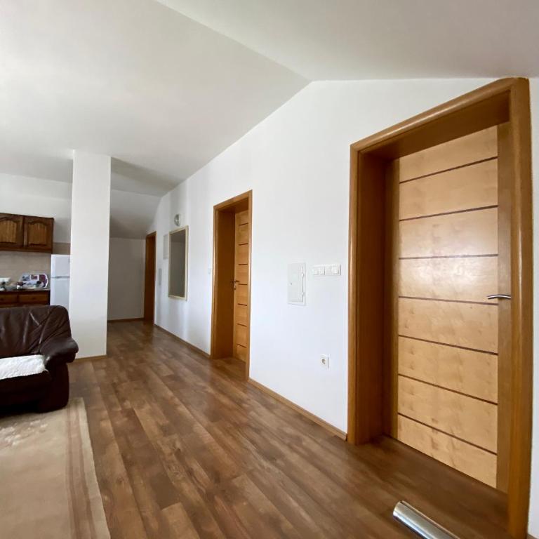 BIG Apartment 3 Bedrooms - Three-Bedroom Apartment - 4