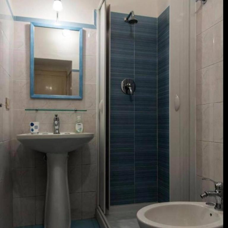Appartamento Palazzo Pace al Cassaro - Camera Matrimoniale con Bagno Privato Esterno - 5