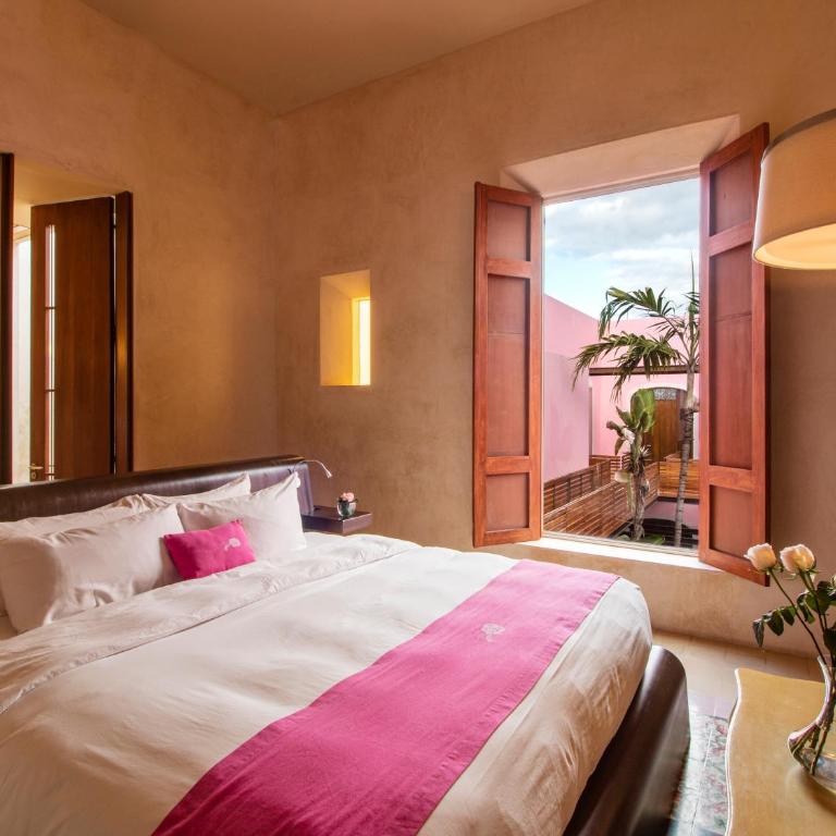 Rosas & Xocolate Boutique Hotel and Spa Merida, a Member of Design Hotels - Suite with Pool View - 4
