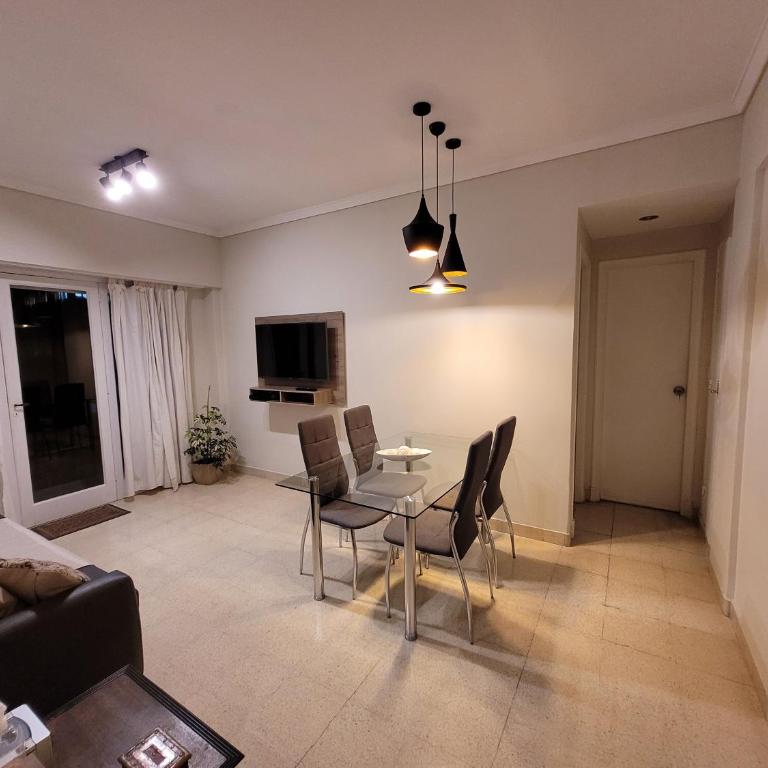 Departamento 2 ambientes Excelente ubicacion - Apartamento de 1 dormitorio - 10