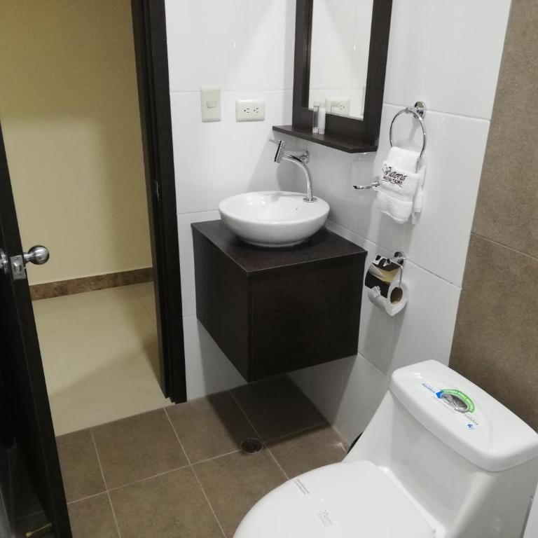 Victoria Suites Hotel - Habitación Doble Deluxe - 4