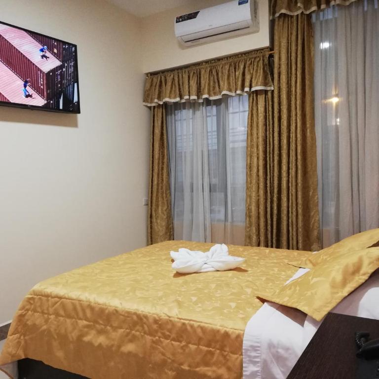 Victoria Suites Hotel - Deluxe Double Room - 7