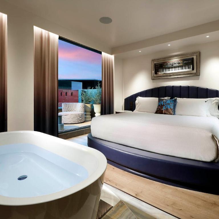 Hard Rock Hotel Madrid - Rock Star Suite with Terrace - 2