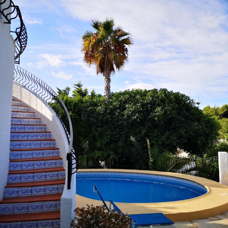 La Madrugada - Luxury Moraira Villa With Sea Views and Private Heated Pool - Three-Bedroom Villa - 10