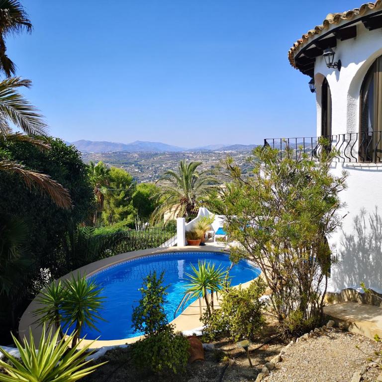 La Madrugada - Luxury Moraira Villa With Sea Views and Private Heated Pool - Three-Bedroom Villa - 2