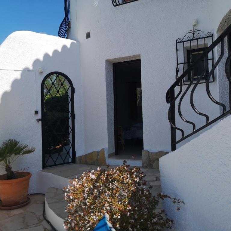 La Madrugada - Luxury Moraira Villa With Sea Views and Private Heated Pool - Three-Bedroom Villa - 24
