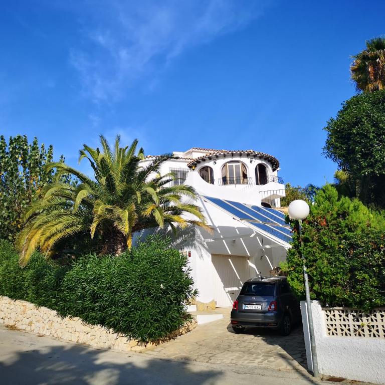 La Madrugada - Luxury Moraira Villa With Sea Views and Private Heated Pool - Three-Bedroom Villa - 32