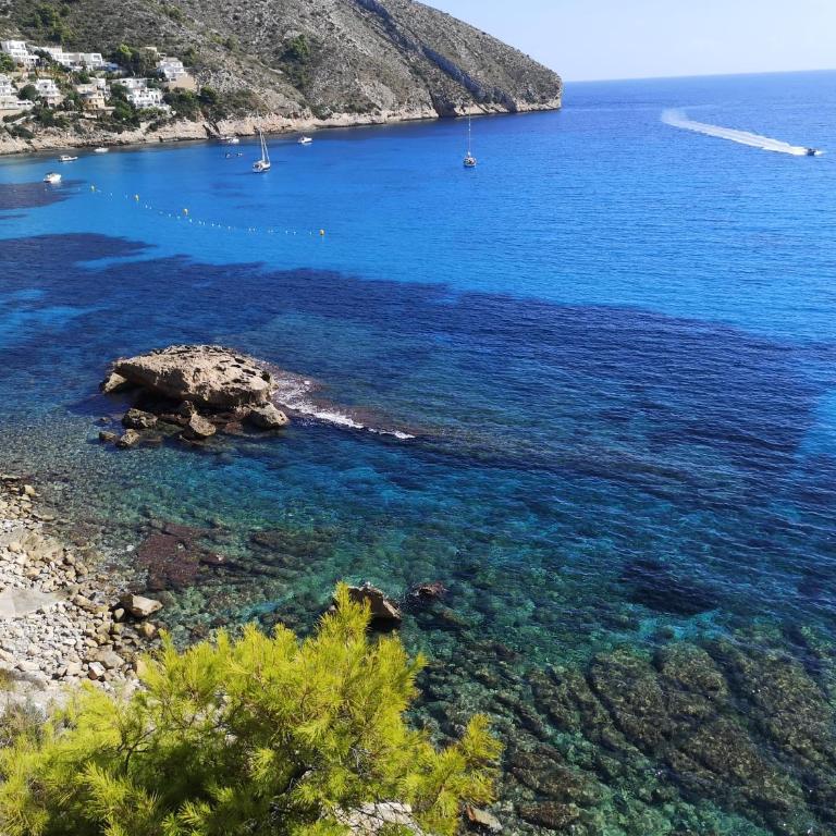 La Madrugada - Luxury Moraira Villa With Sea Views and Private Heated Pool - Three-Bedroom Villa - 41