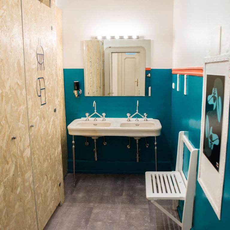 ControVento - Letto a Castello in Dormitorio Misto con 4 Letti - 9