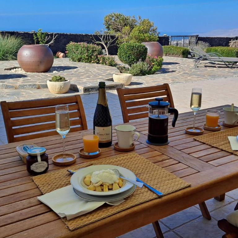 Villa Essence - a unique detached villa with A-C, heated private pool, hottub, gardens, patios and stunning views! - Villa de 3 dormitorios - 18