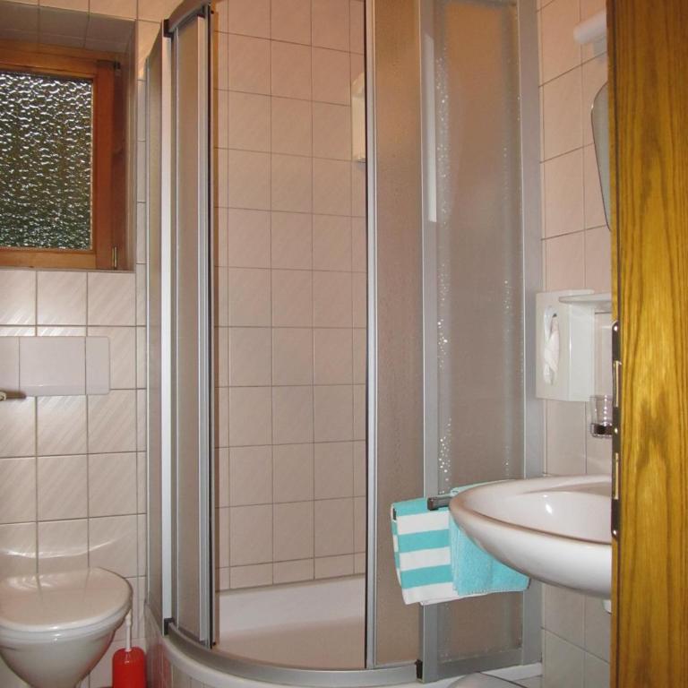 Landhaus Neubauer - Zimmer - Doppelzimmer mit Balkon und Küchenzeile - 1 - 3