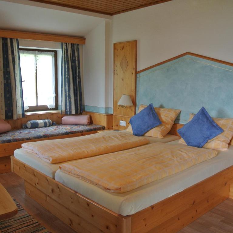 Landhaus Neubauer - Zimmer - Doppelzimmer mit Balkon und Küchenzeile - 2 - 2