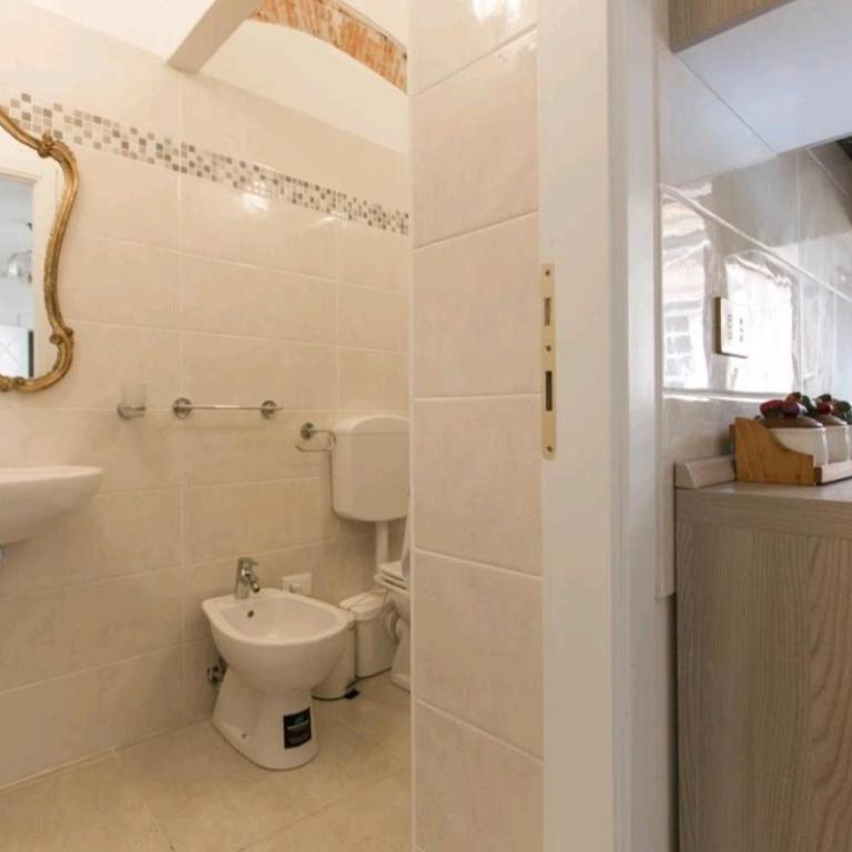 Historical Apartments By Seaside - Appartamento con Balcone - 19