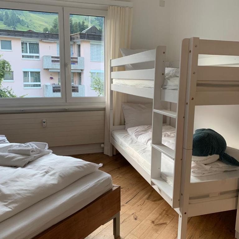 Ferienwohnung Parsennblick mit Dachterrasse - Apartment mit 1 Schlafzimmer - 24