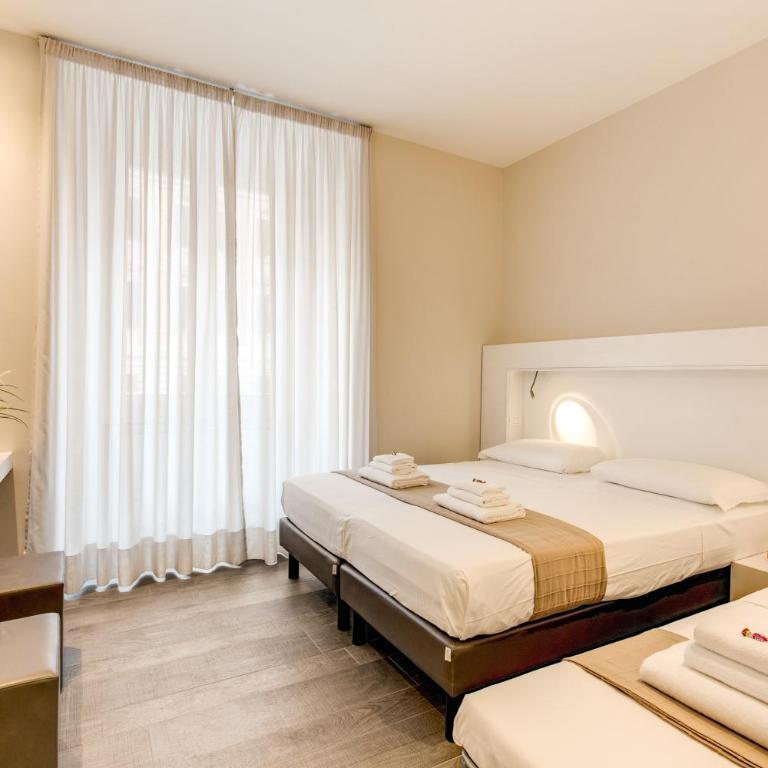 ECCE ROMA - Camera Tripla Basic - 5