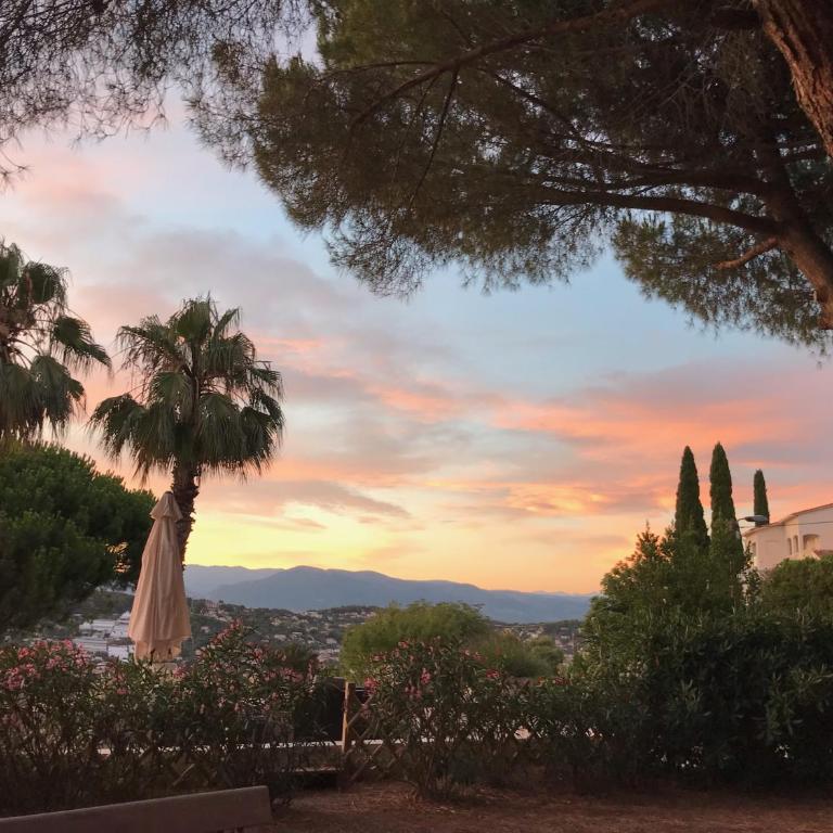 Haus mit Garten über der Bucht von Cannes - Maison 2 Chambres - 6