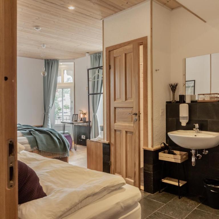 GRAND your home with common kitchens with self check-in - Chambre Quadruple avec Salle de Bains - 41